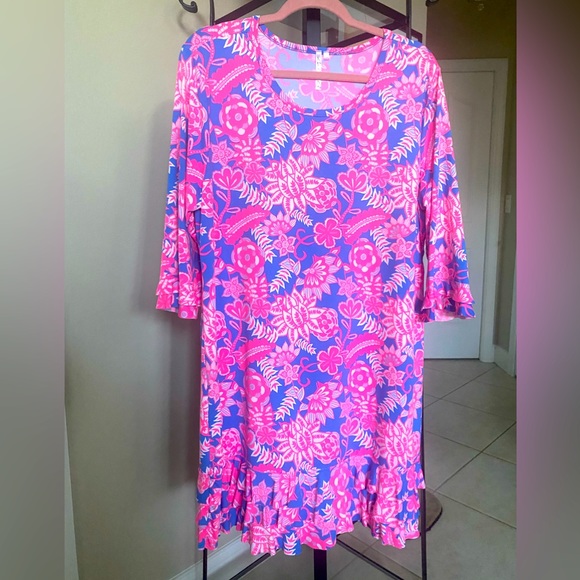 Lulu B Dresses & Skirts - Lulu B dress with ruffled bottom and sleeves, XL